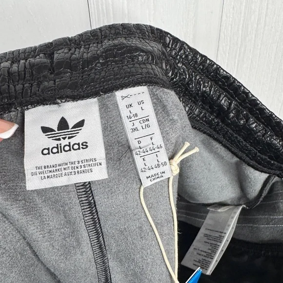 Adidas Originals Faux Leather premium luxe track pants snake python - Picture 6 of 10